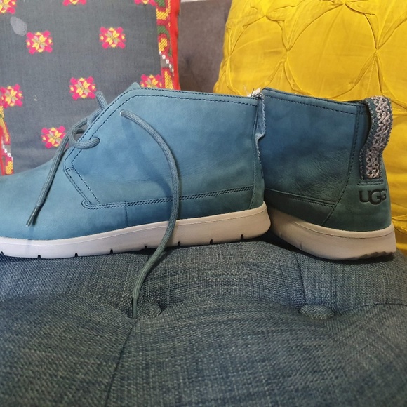 UGG chukka suede